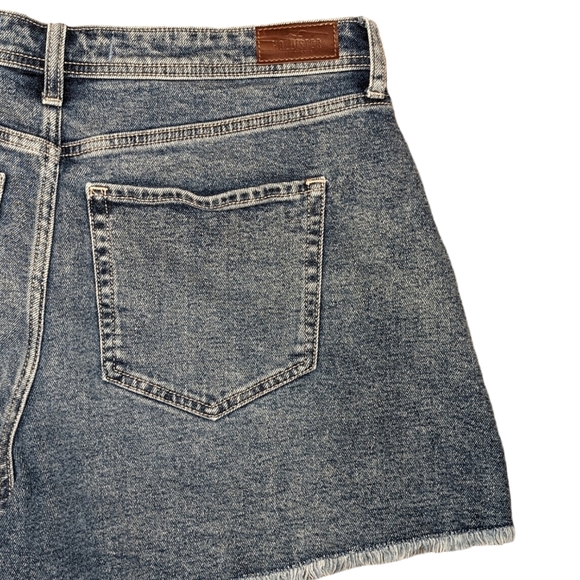 NWOT Hollister Curvy High Rise Vintage Shorts, Size 17/33 - Picture 6 of 7